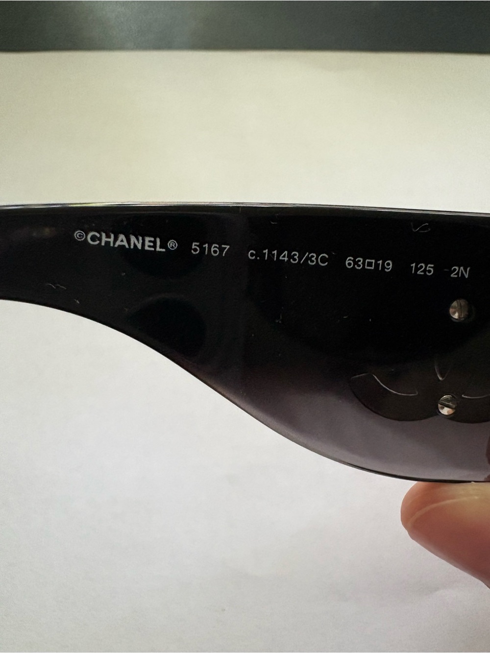 Women's Oversized Vintage Chanel Black Sunglasses with silver logo - style 5167 - Picture 7 of 7